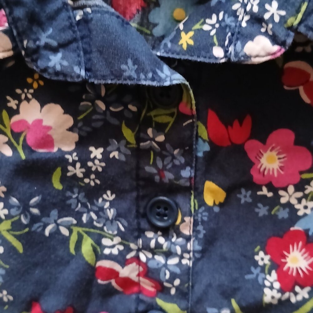 2 Girls Cotton Dresses - Picture 8 of 9